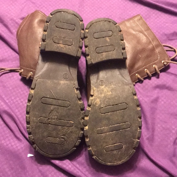 Brown boots with spikes - Picture 6 of 7